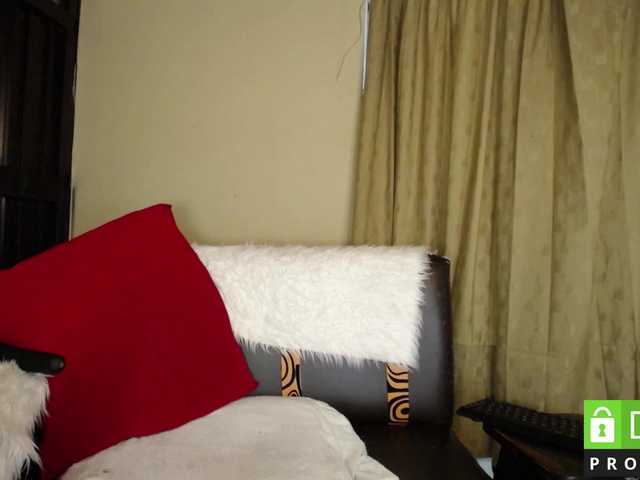 EmmaHenderson live cam on BongaCams