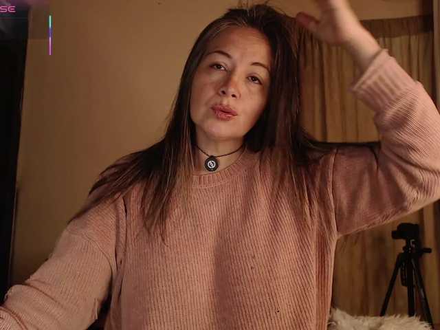 EmmaHenderson live cam on BongaCams