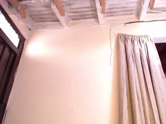 EmmaHenderson live cam on BongaCams