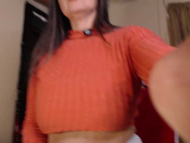 EmmaHenderson live cam on BongaCams