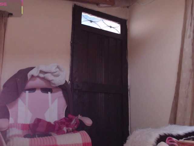 EmmaHenderson live cam on BongaCams