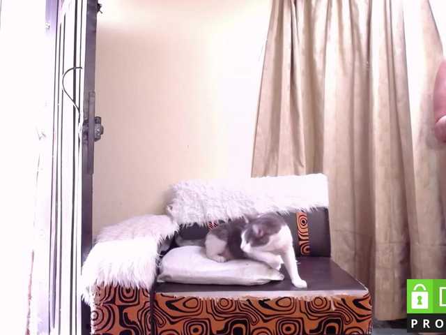 EmmaHenderson live cam on BongaCams