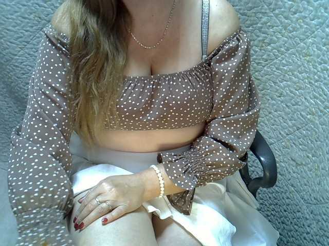 Neznakomka44 live cam on BongaCams