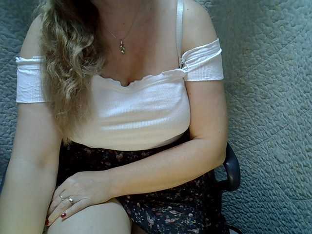Neznakomka44 live cam on BongaCams