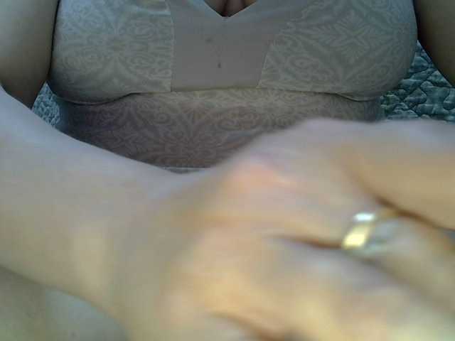 Neznakomka44 live cam on BongaCams