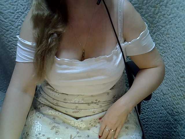 Neznakomka44 live cam on BongaCams