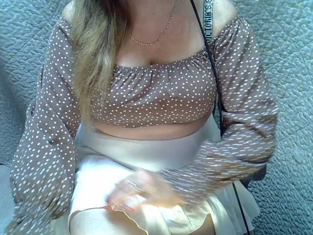 Neznakomka44 live cam on BongaCams