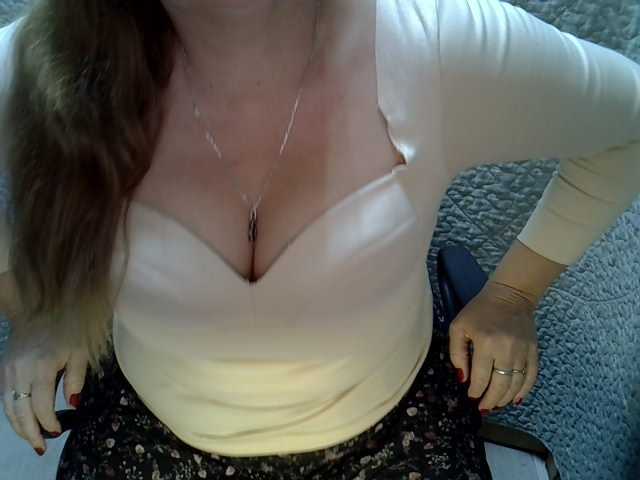 Neznakomka44 live cam on BongaCams