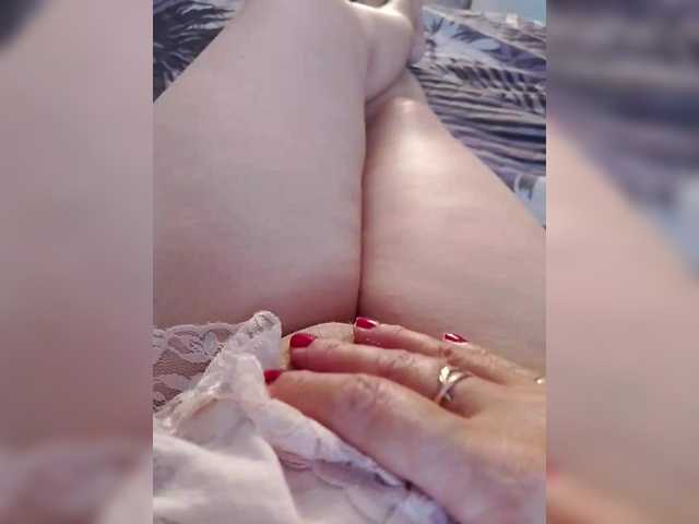 Neznakomka44 live cam on BongaCams