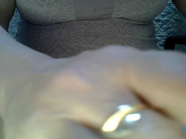 Neznakomka44 live cam on BongaCams