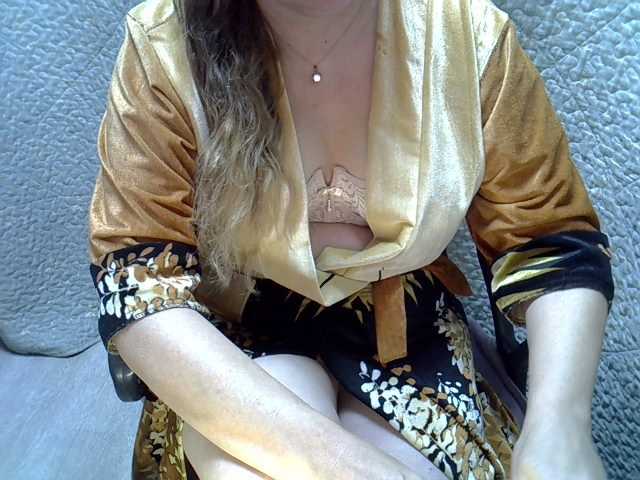 Neznakomka44 live cam on BongaCams