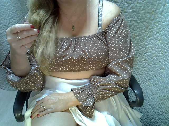Neznakomka44 live cam on BongaCams
