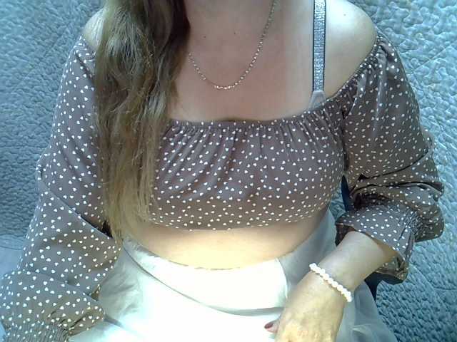 Neznakomka44 live cam on BongaCams
