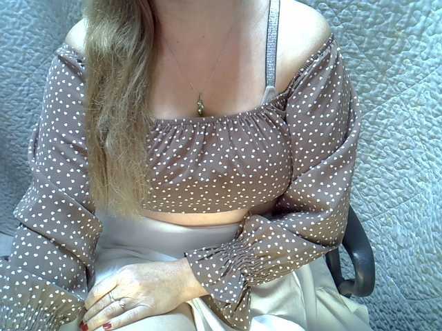 Neznakomka44 live cam on BongaCams