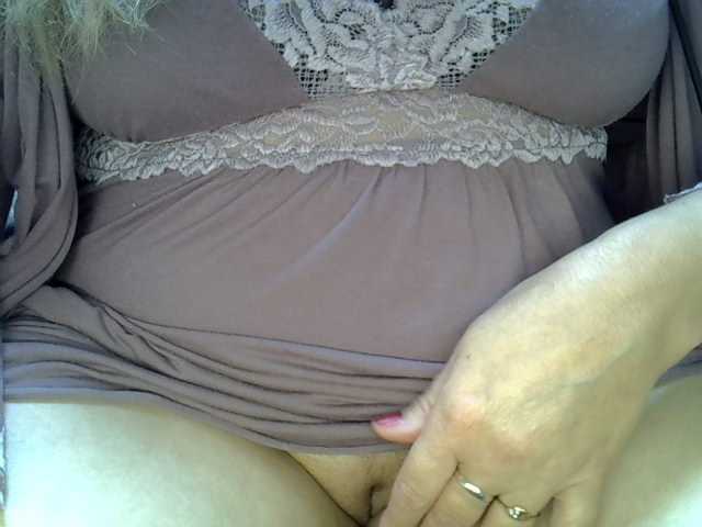 Neznakomka44 live cam on BongaCams