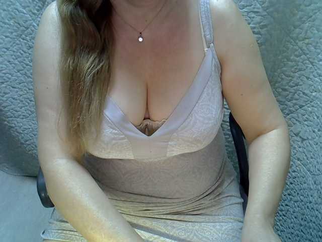 Neznakomka44 live cam on BongaCams