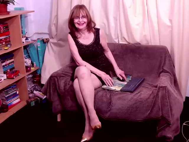 AngieGreen live cam preview