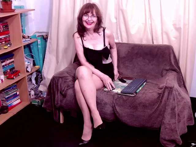 AngieGreen live cam on BongaCams