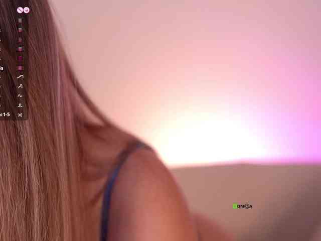 EllieMoore webcam