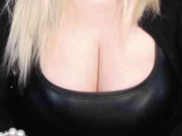 Nimphotease Live Webcam on BongaCams