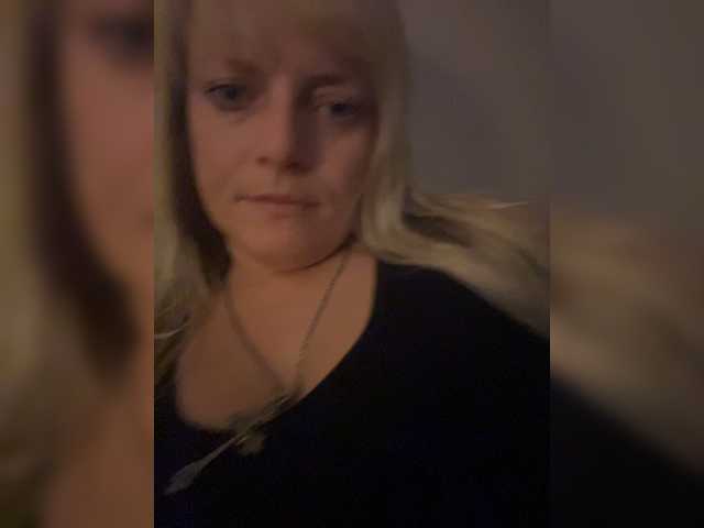 JadeLynn365 live cam on BongaCams