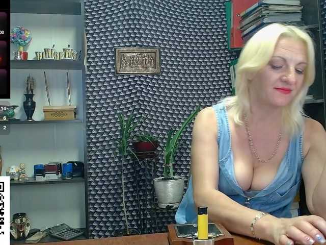 le modèle Nadin-slut est en webcam porno dans un show sur le site bongacams, il possède les tags suivants: White/Caucasian,Blonde,Shaved
