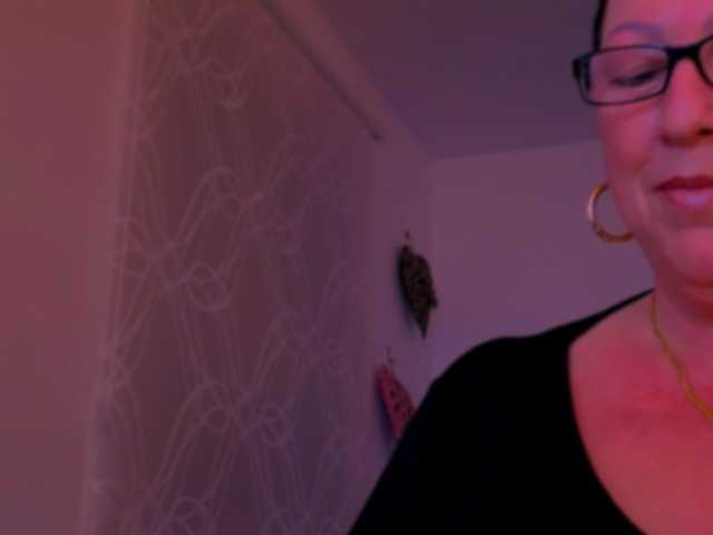 Connyat99 live cam preview