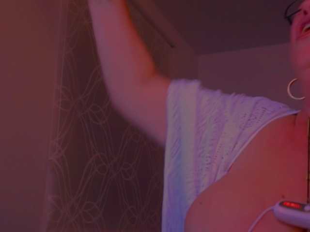 Connyat99 live cam on BongaCams