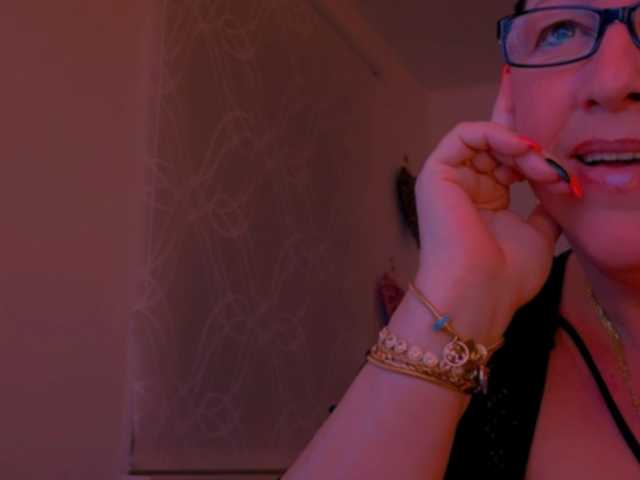Connyat99 live cam on BongaCams