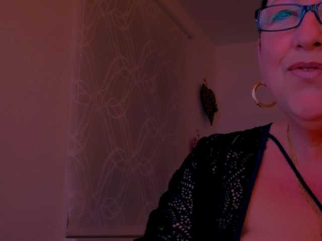 Connyat99 live cam on BongaCams