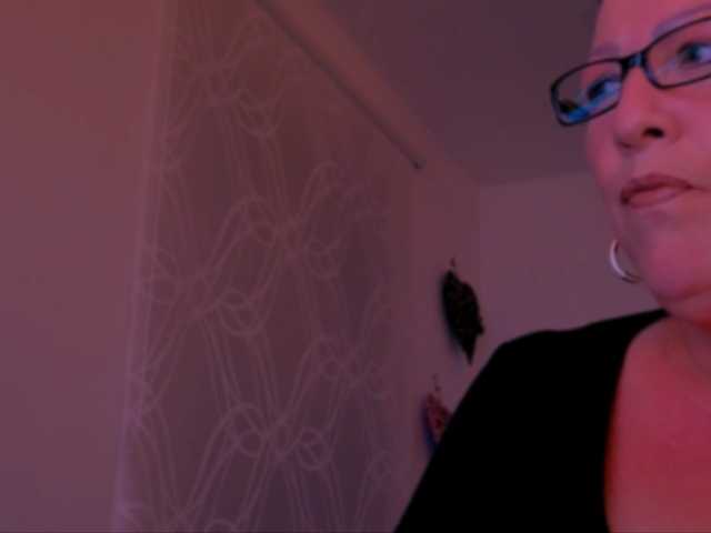 Connyat99 live cam on BongaCams
