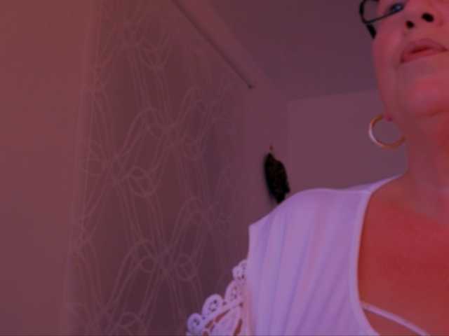 Connyat99 live cam on BongaCams