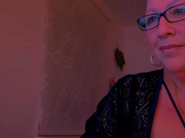 Connyat99 live cam on BongaCams