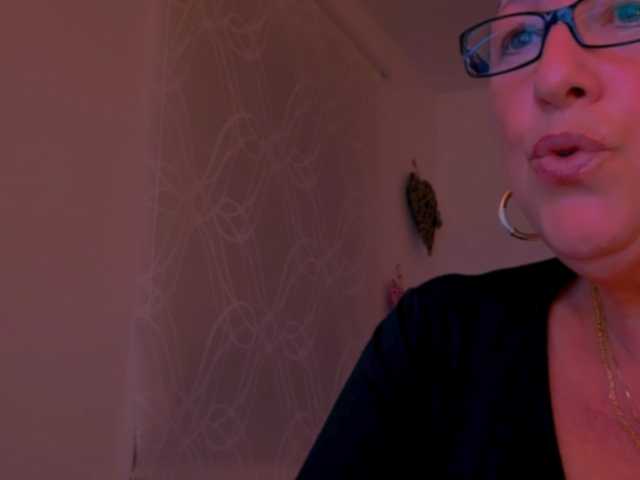 Connyat99 live cam on BongaCams
