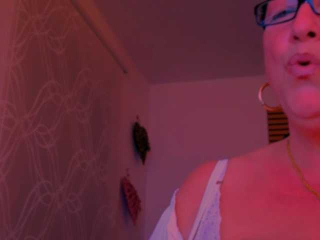 Connyat99 live cam preview