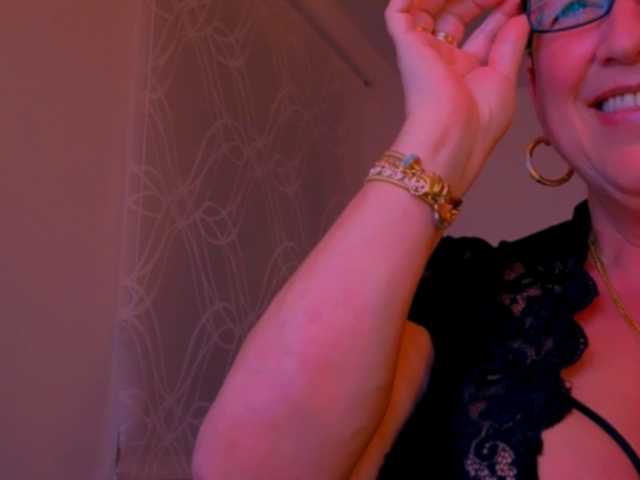 Connyat99 live cam preview
