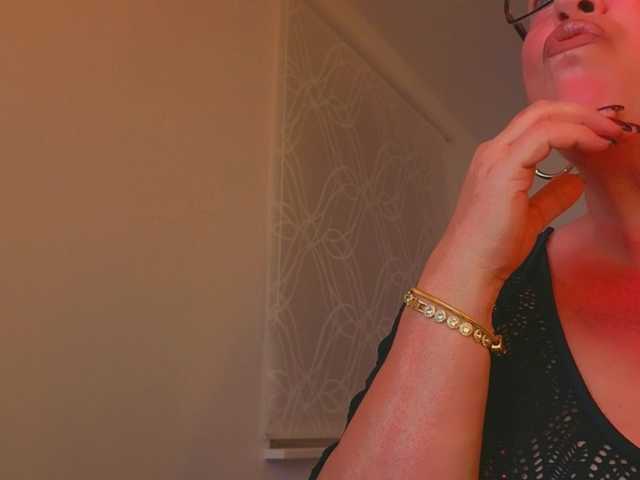 Connyat99's BongaCams show and profile