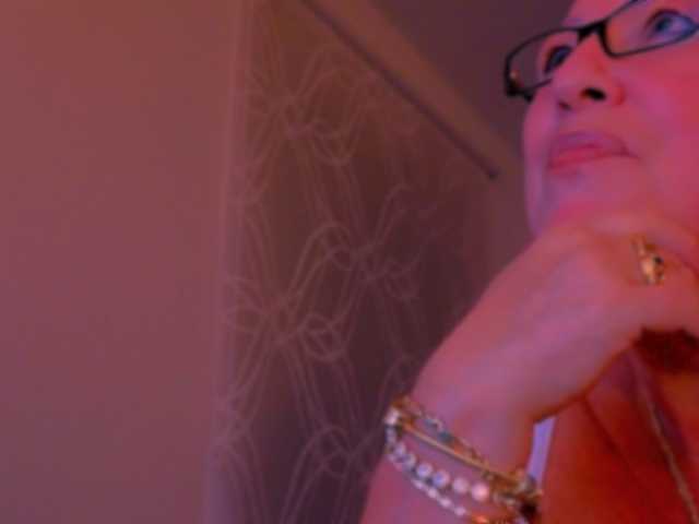 Connyat99 live cam on BongaCams