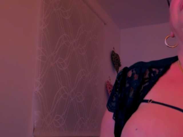 Connyat99 live cam preview