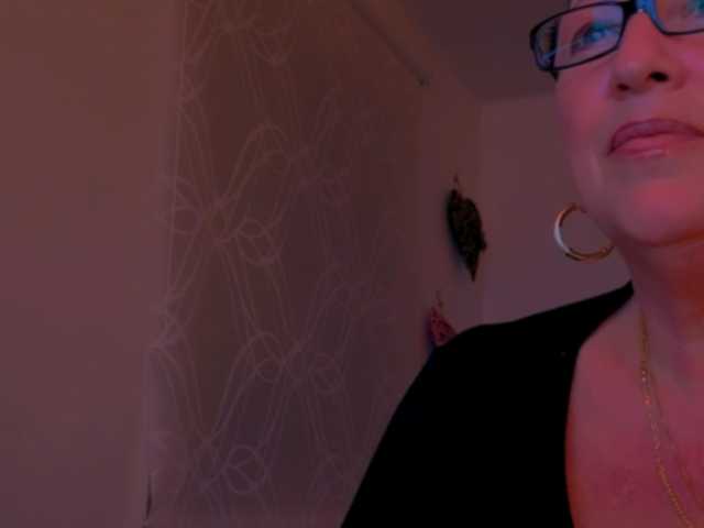 Connyat99 live cam on BongaCams
