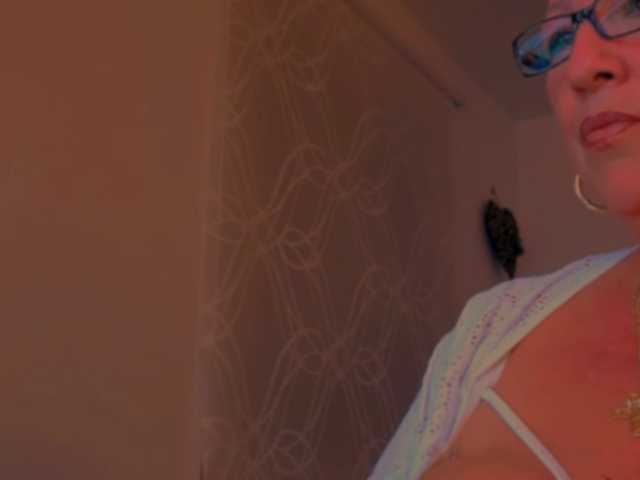 Connyat99 live cam
