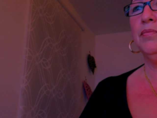 Connyat99 live cam preview