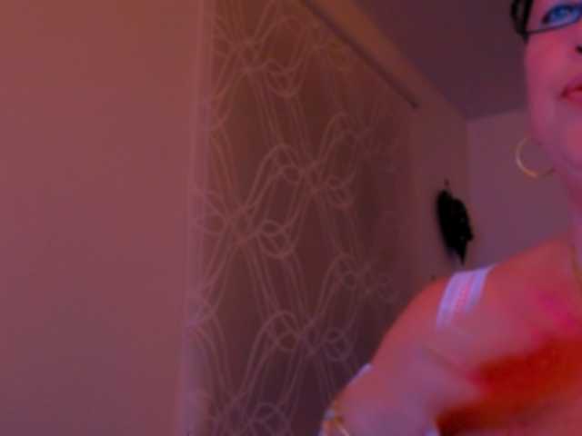 le modèle Connyat99 est en webcam porno dans un show sur le site bongacams, il possède les tags suivants: White/Caucasian,Brunette,Shaved