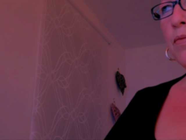 Connyat99 live cam on BongaCams