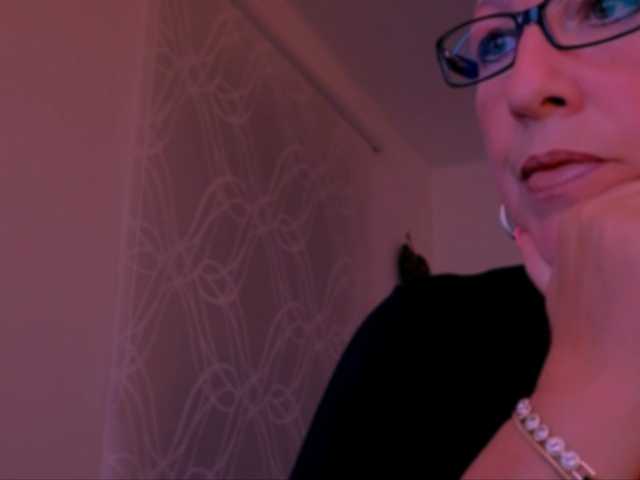 Connyat99 live cam on BongaCams