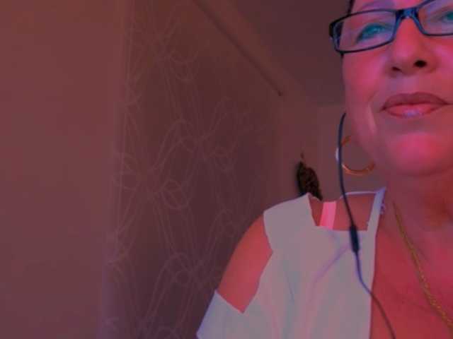 Connyat99 live cam on BongaCams