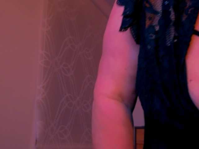 Connyat99 live cam on BongaCams