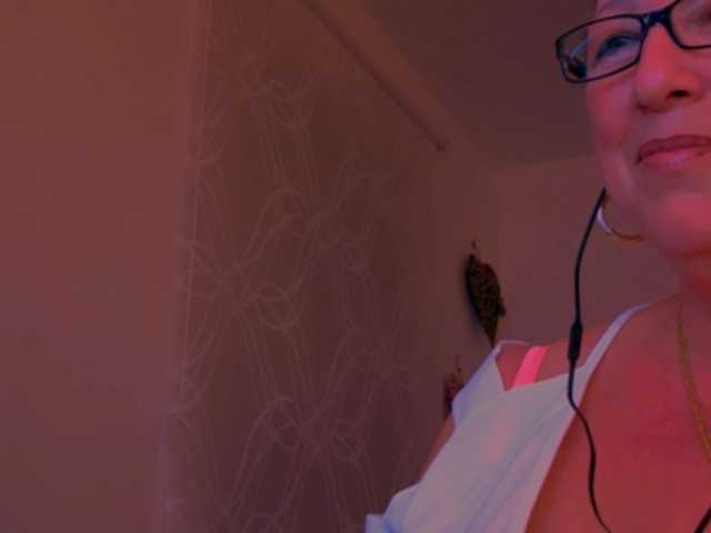Connyat99 live cam on BongaCams