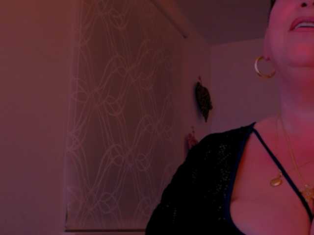 Connyat99 live cam on BongaCams