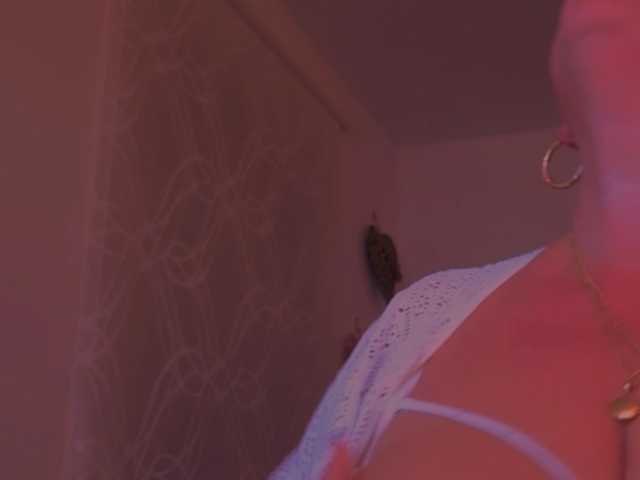 Connyat99 live cam on BongaCams